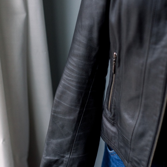 Black Leather Cropped Moto Jacket - Women's Size Small - Kenneth Cole Reaction - Picture 6 of 11